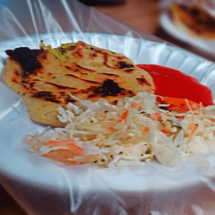 Pupusa Revuelta Grande