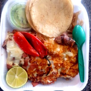 "Alambre" Ahumada/Extra Queso, Charros y Bebida.