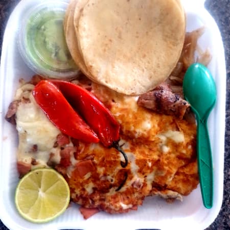 Combo "ilegal" Con Sirloin, Charros y Refresco.