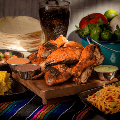 1 Pollo Asado+ 2 Guarniciones+ 2 Papas