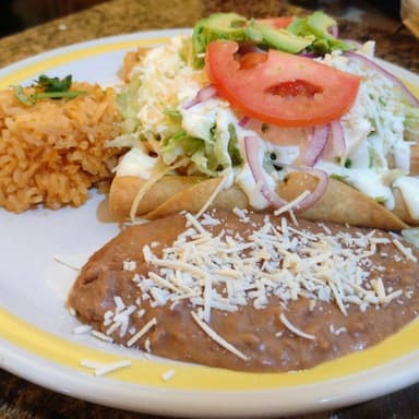 Orden de Flautas 6 Pzs de Res o Pollo