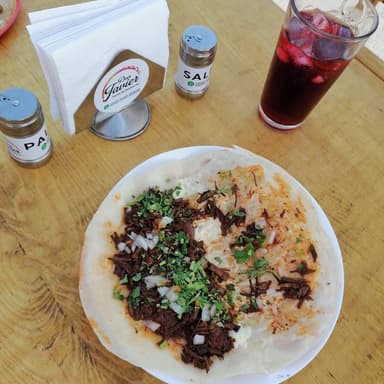 QUESADILLA DE HARINA GRANDE DE BARBACOA