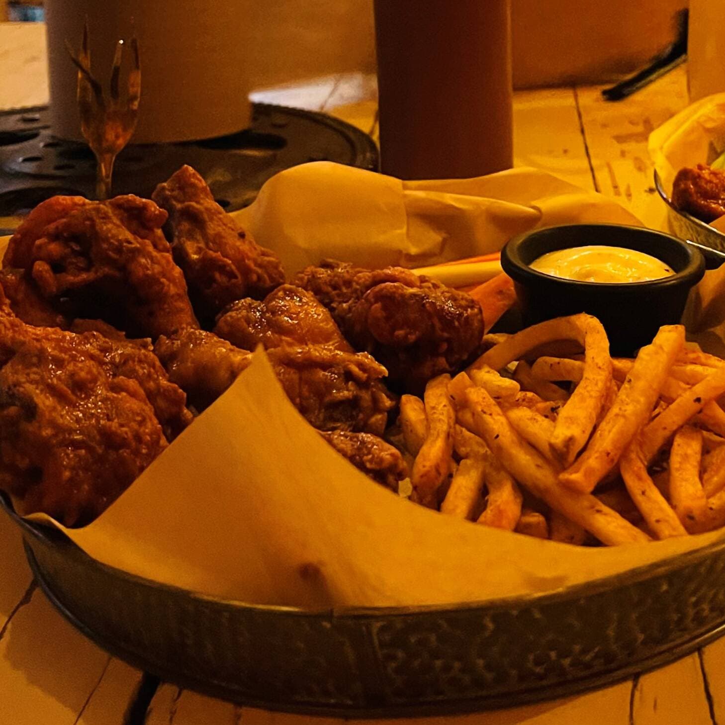 COMBO FAMILIAR, 16 pzas de ALITAS
