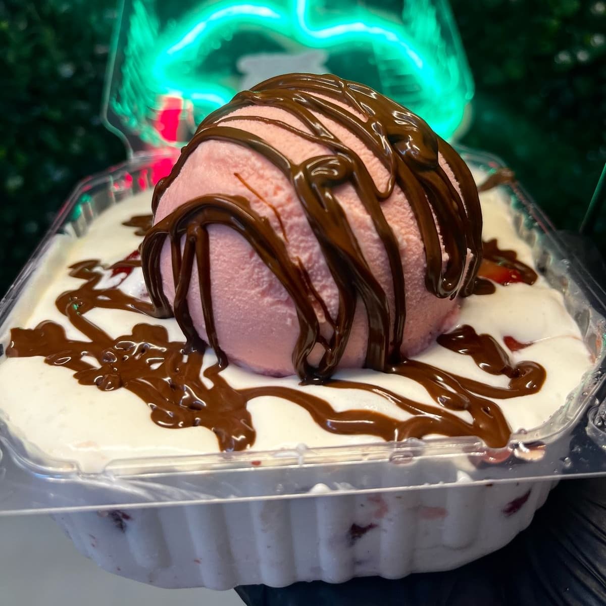 Charola de Fresas con Crema Especial
