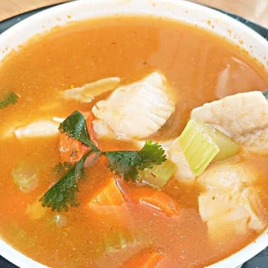 CALDO DE PESCADO CHICO