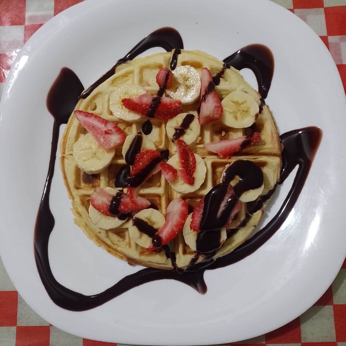 Waffle de Platano, Fresa y Chocolate Hershey's