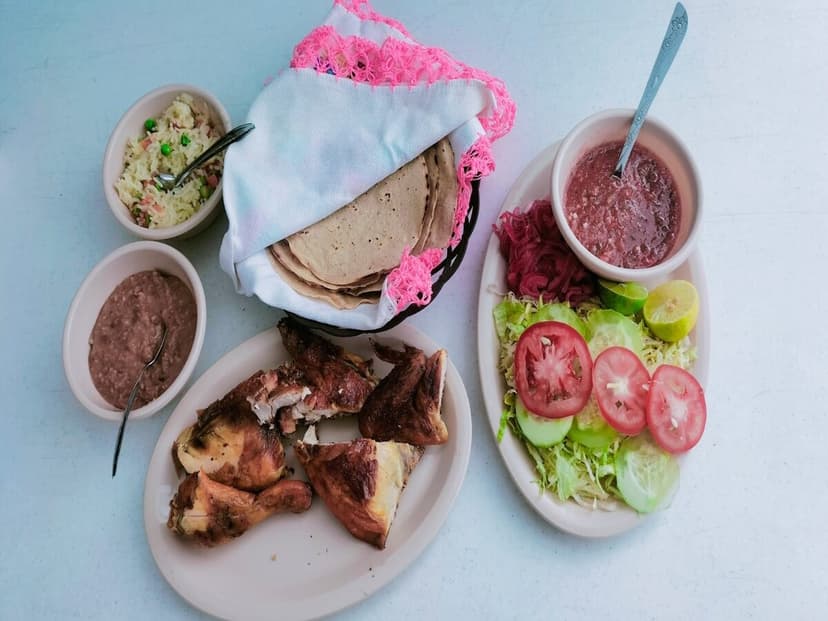 Pollos al Carbón Los Pérez
