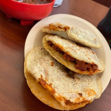 Gordita de Papas con Chile Colorado