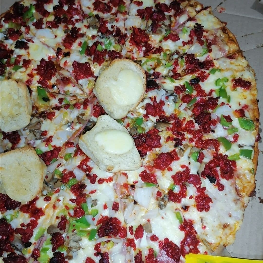 1 Pizza Grande Combinada y Refresco 1.5