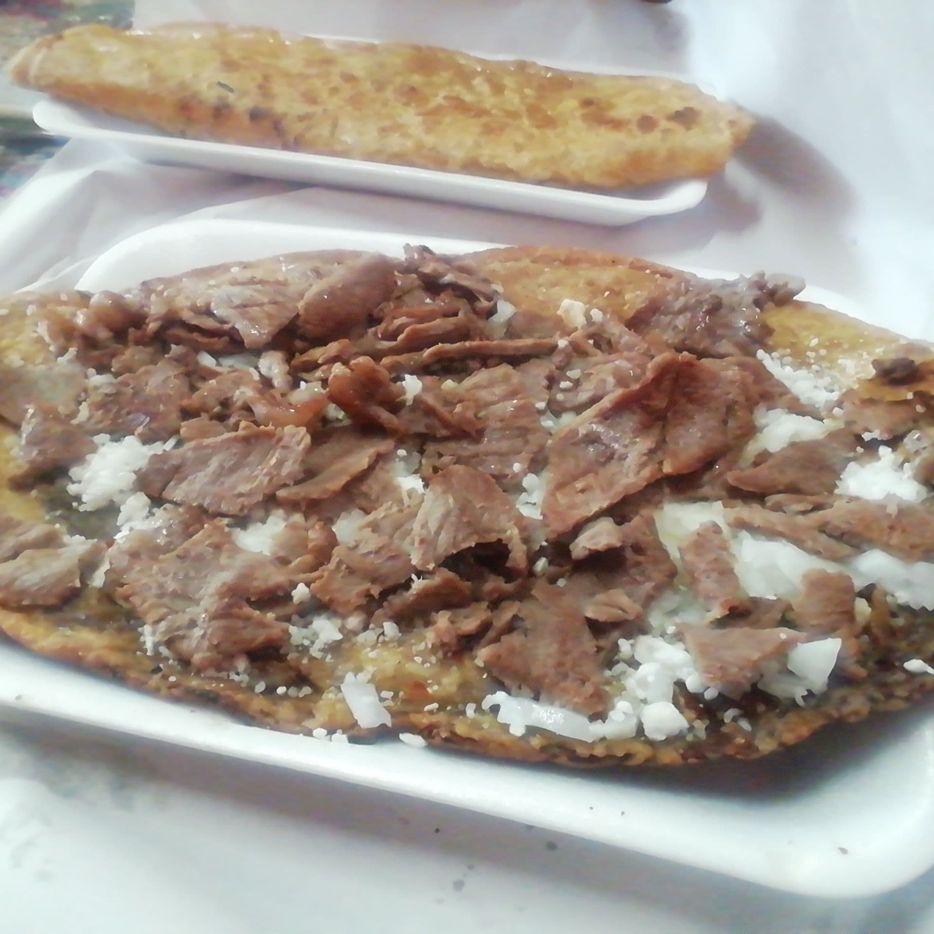 Huarache con Costilla