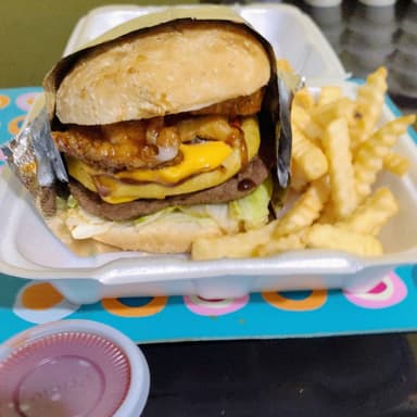 Burger boneless suprema y 🍟papas
