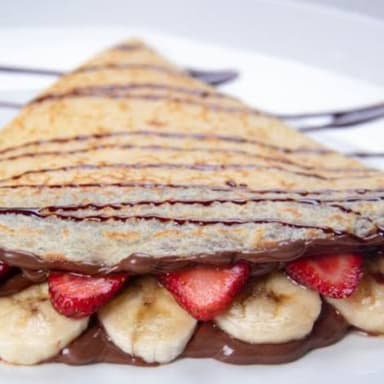Crepa Frutal Fresa y Plátano con Nuez