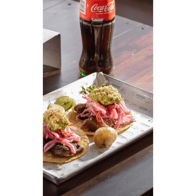 TACO CHICHARRON CARNITA DE BARRIGA DE PUERCO