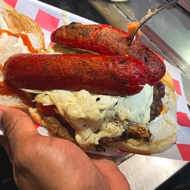 Hamburguesa Con Salchichon
