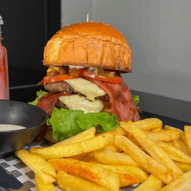 Sweet Burger + porción de papas