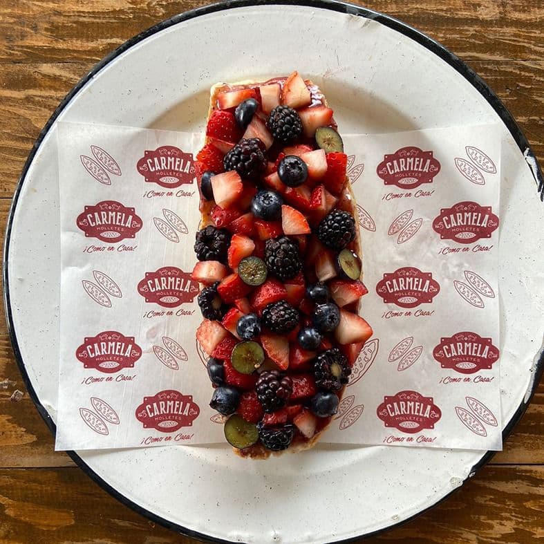MOLLETE DE FRUTOS ROJOS