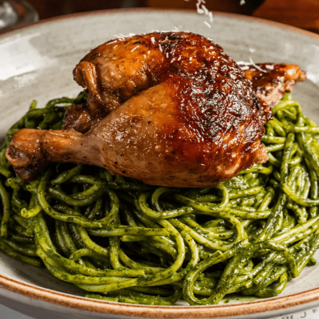 Tallarín Al Pesto + 1/4 de Pollo + Pepsi 300 Ml