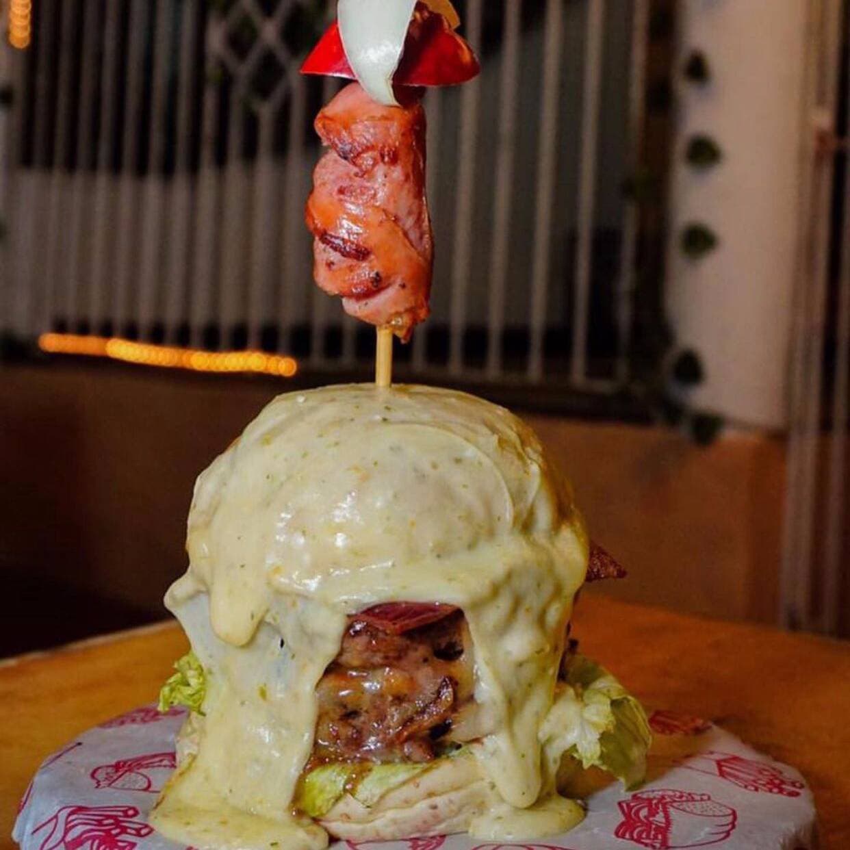 •	HAMBURGUESA SUPER ESPECIAL D´ PARRILLA