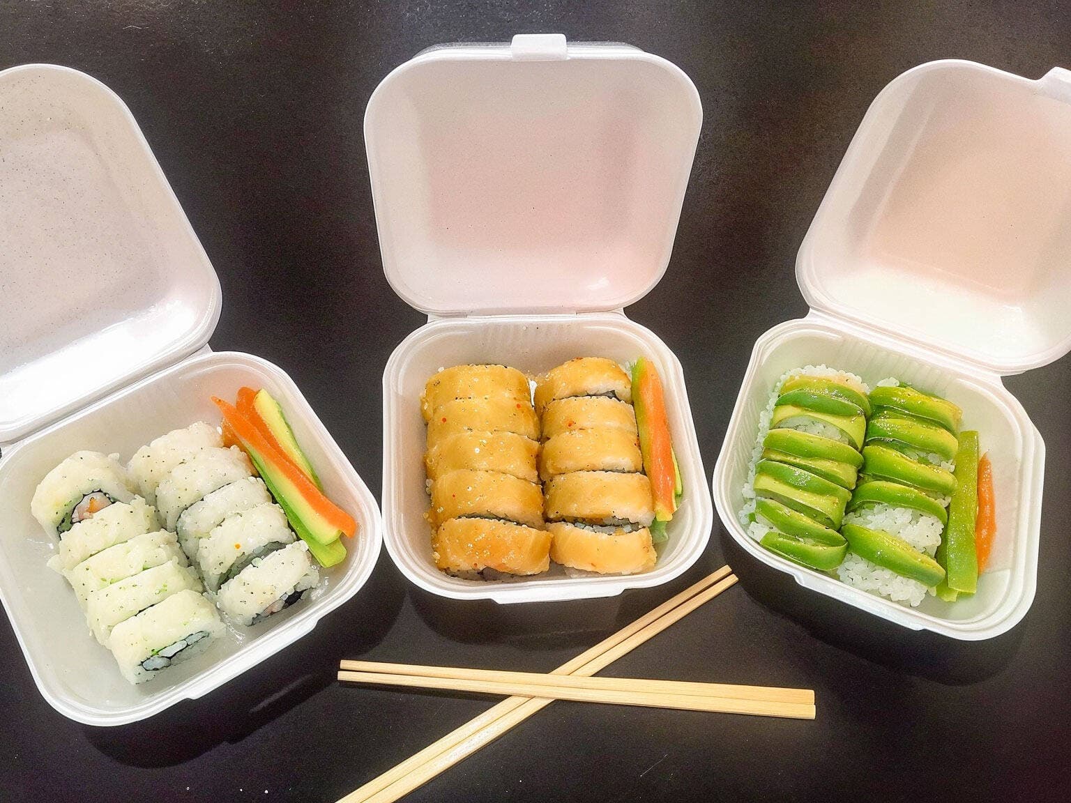 SAKURA SUSHI & MÁS