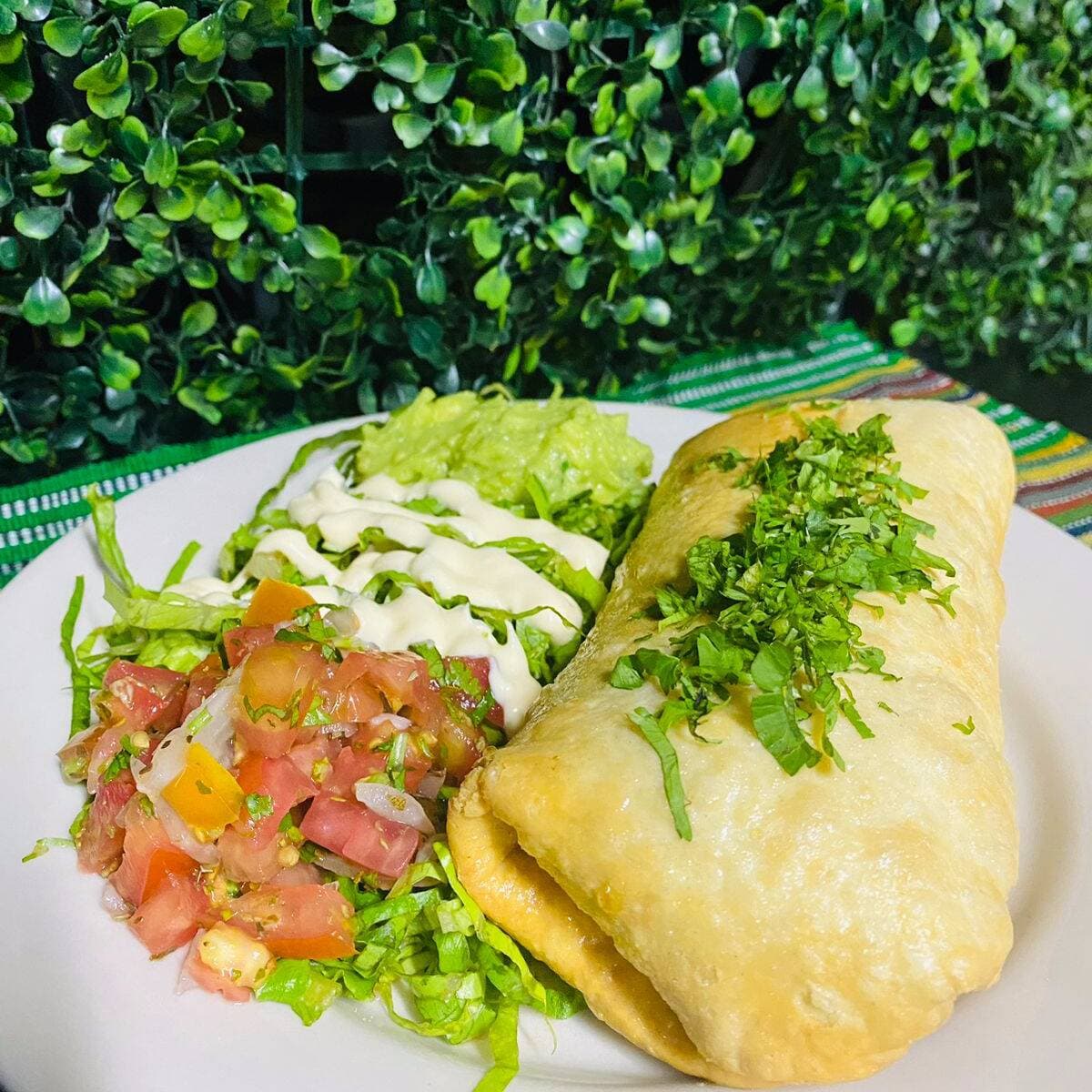 Combo 6: Chimichanga + Bebida