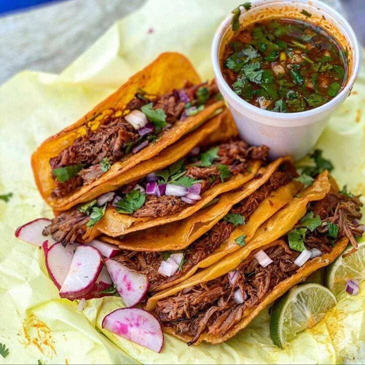 Combo 4 Tacos de Chamorro y Consomé