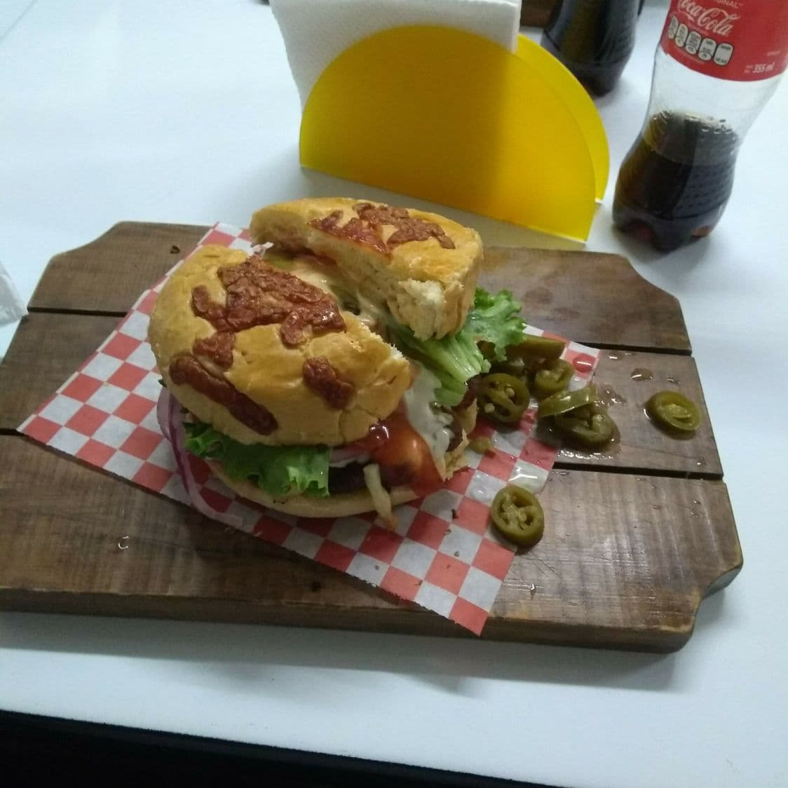 Hamburguesa Sencilla + Agua Fresca del Día