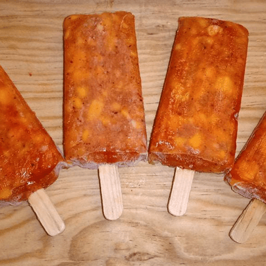Paleta de Fruta de Mango con Chile