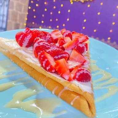 Señora Crepa Fresas y Lechera