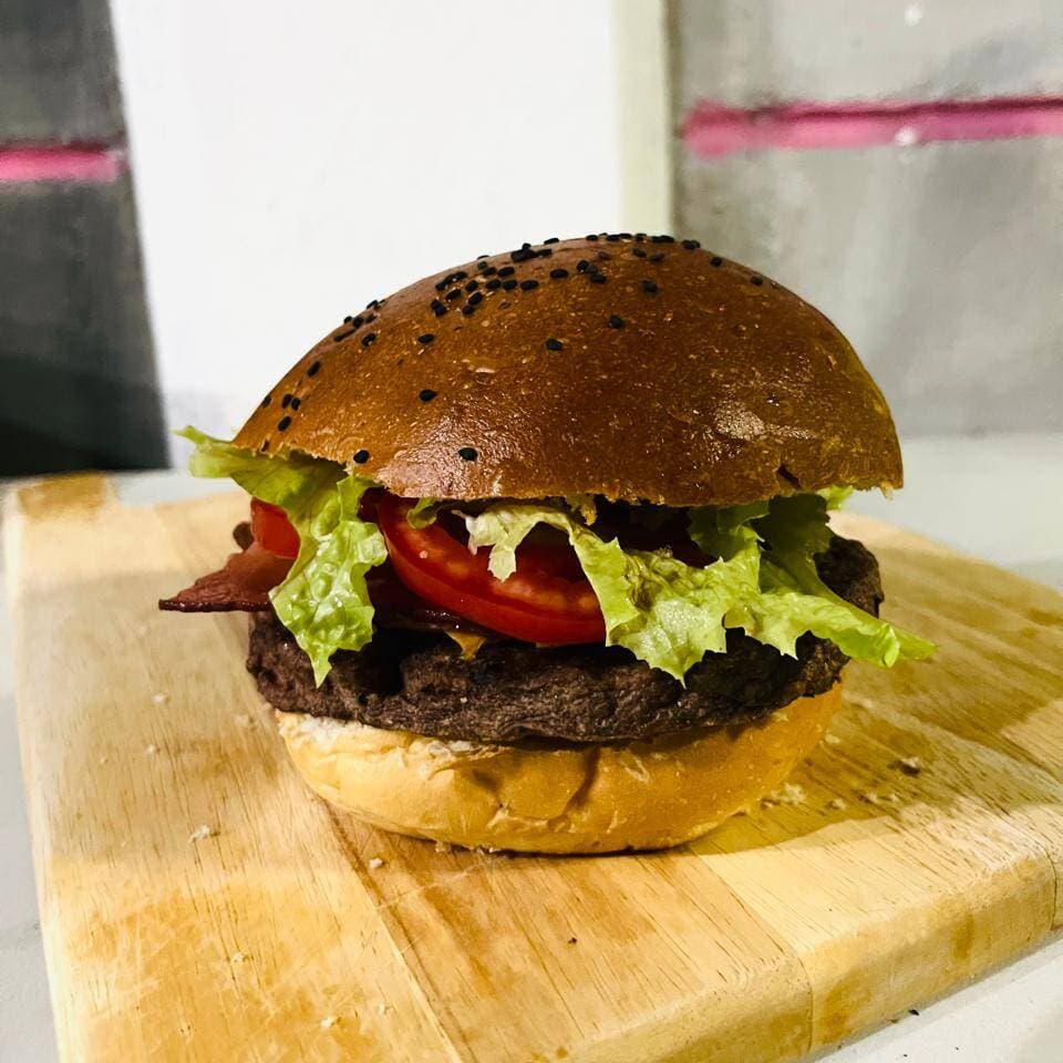 HAMBURGUESA CLASICA