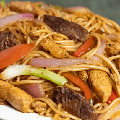 Tallarín Saltado Especial