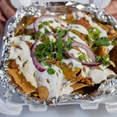 Chilaquiles Verdes + Bebida