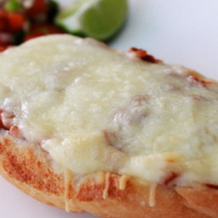 MOLLETE DE FRIJOLES C/QUESO