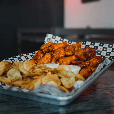 Alitas kg + Papas chips
