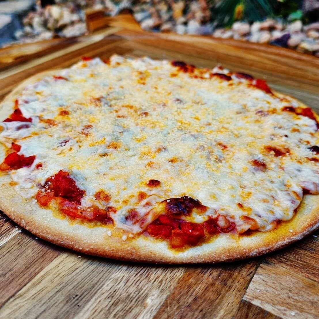 Pizza Grande Cuatro Quesos