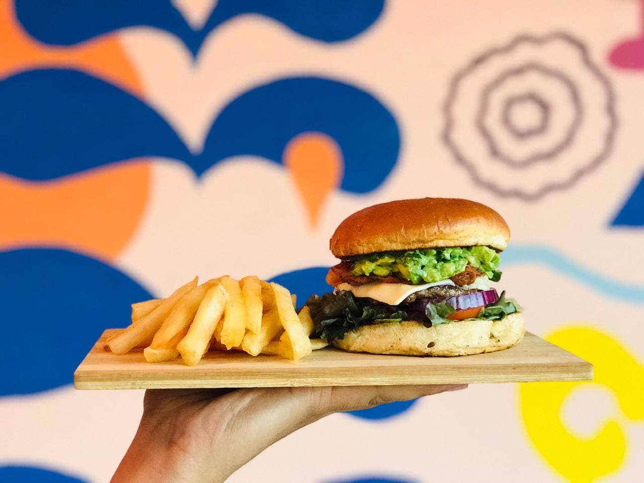 Aloha Wings And Burguer