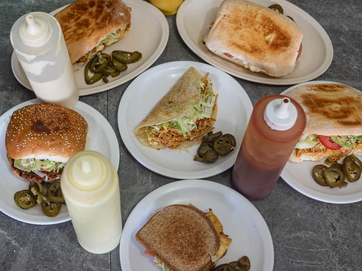 TORTAS, JUGOS Y LICUADOS INDEPENDENCIA