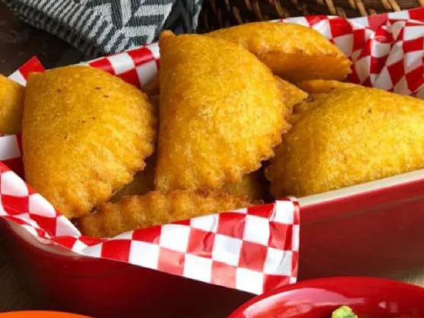Las Famosas Empanaditas  de La Mona