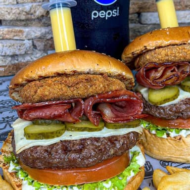 Hamburguesa NATIVA AMERICANA + PAPA A LA FRANCESA