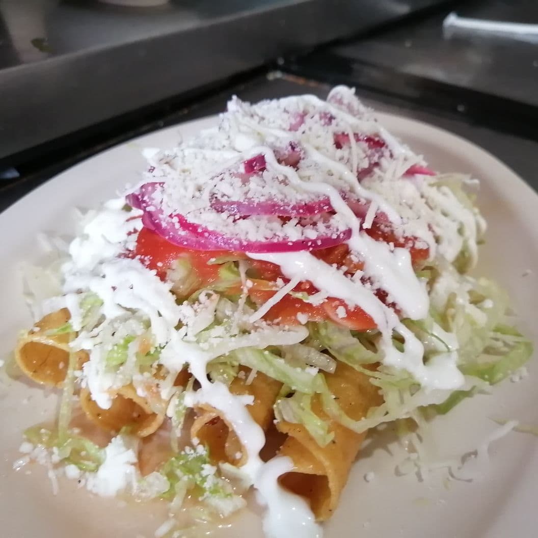 Flautas de Carne Deshebrada