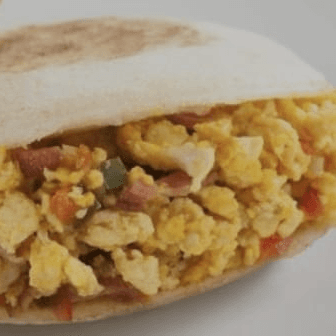 Arepa con Queso, Huevo Revuelto y Jamón