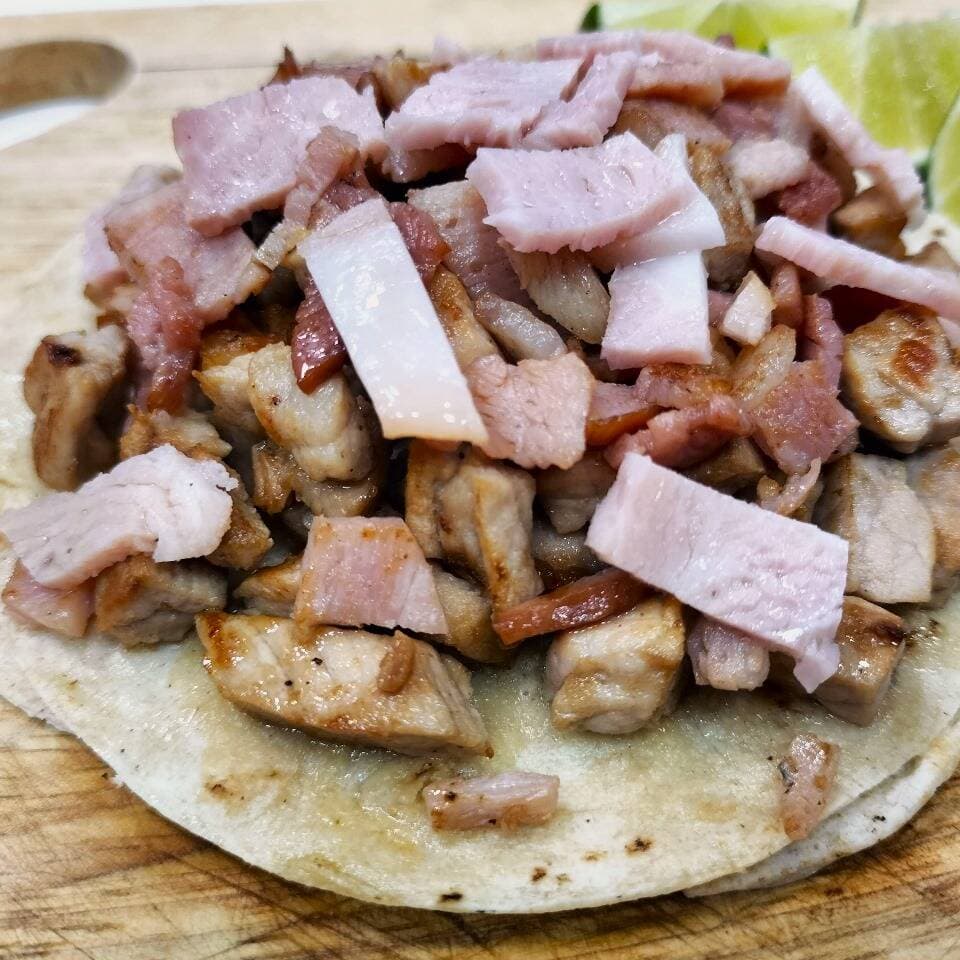 Taco chuleta con tocino