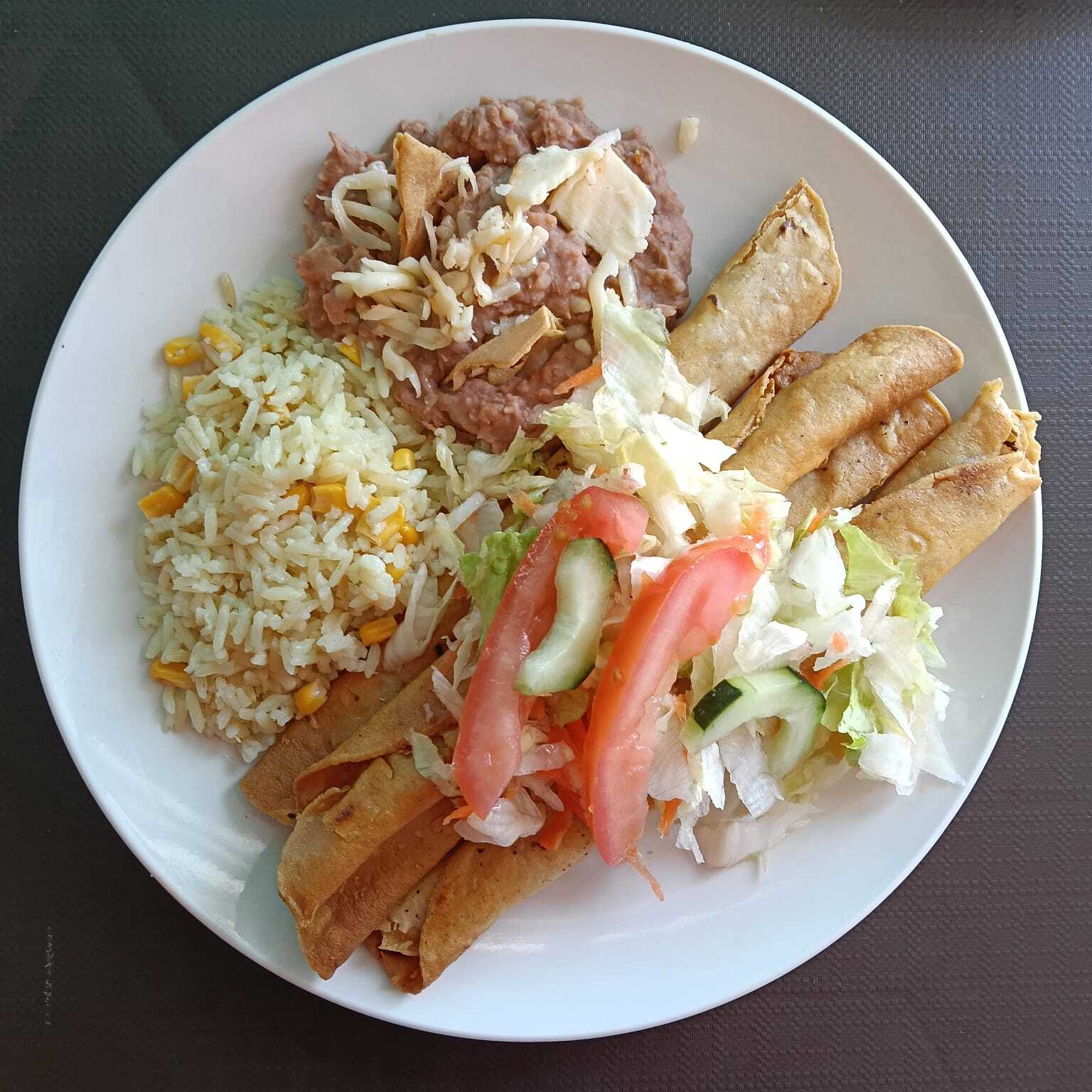 4 Flautas de Pollo