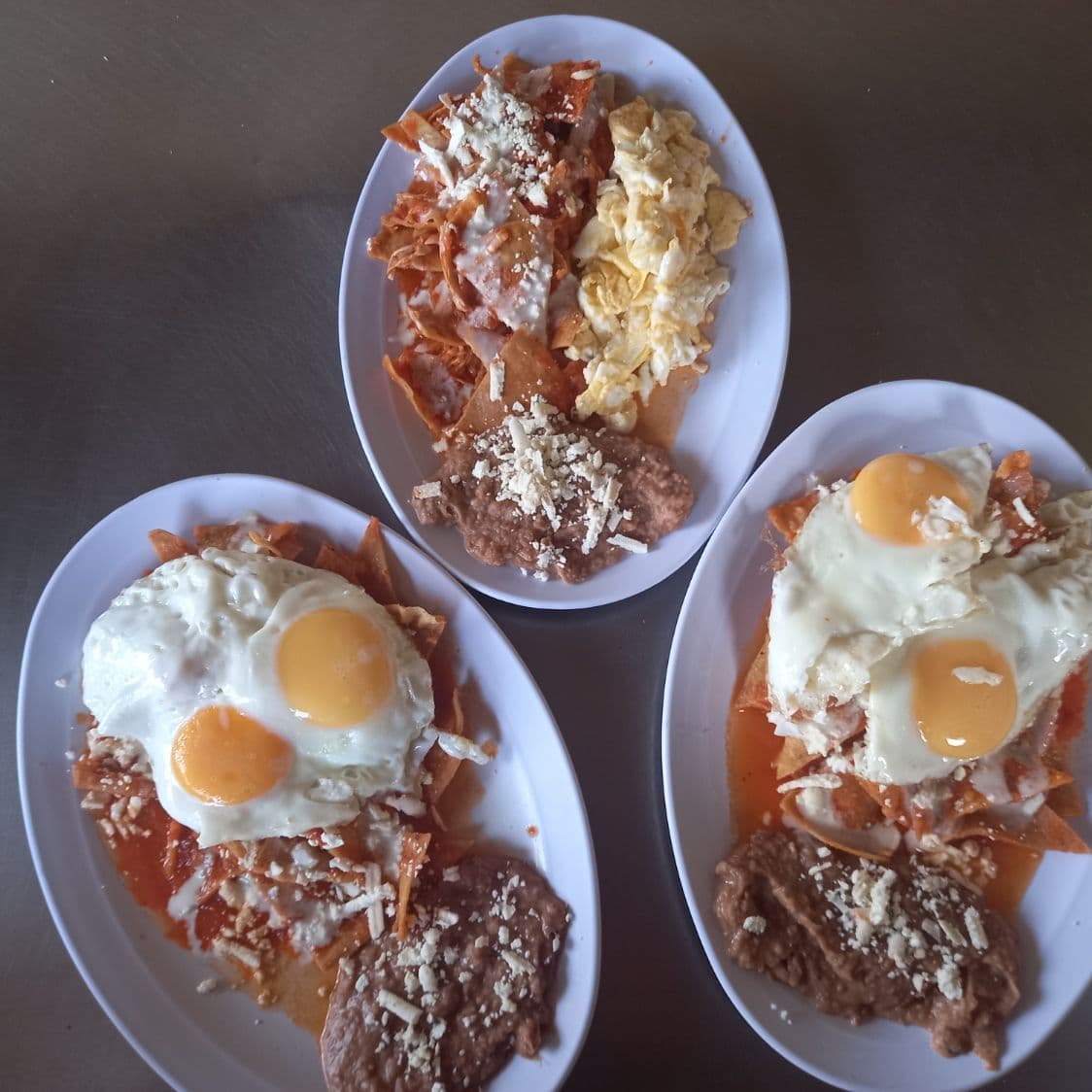 Chilaquiles con huevo