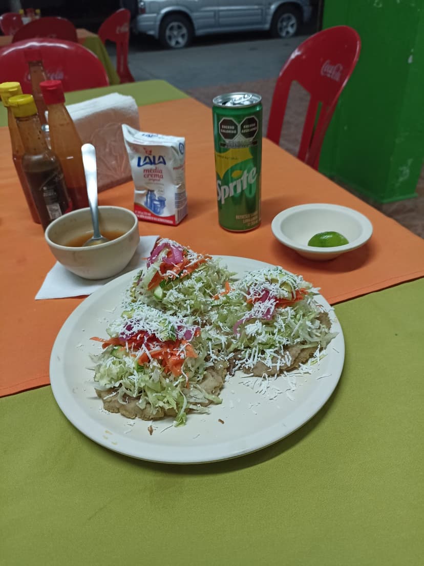 ANTOJITOS LAS COMAS
