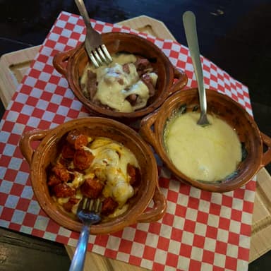 Queso Fundido con Chistorra