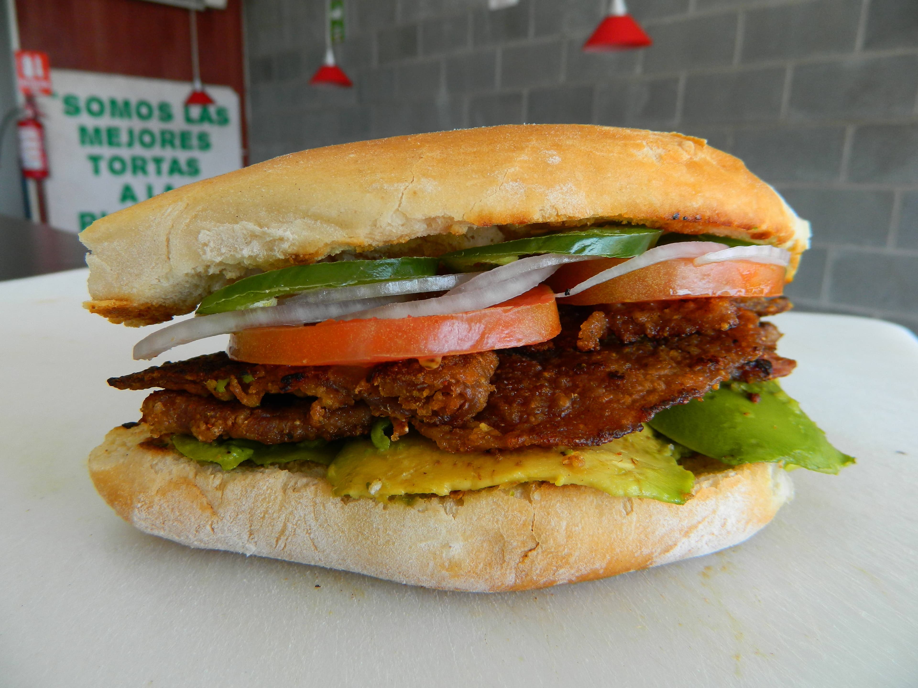 Lonche de Milanesa con Aguacate