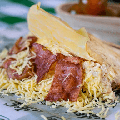 Arepa Queso Tocineta