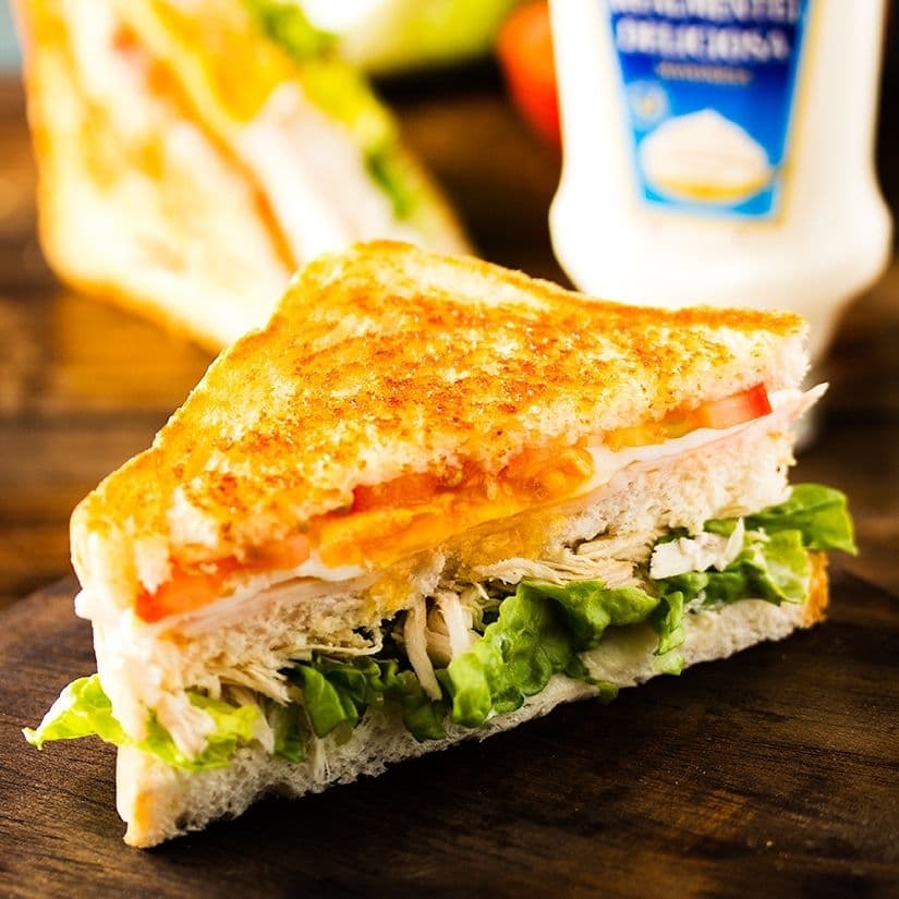 2 Sandwich Pollo + Jamaica 500ml