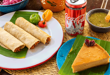 Combo Tacos Coch PIBIL y Flan