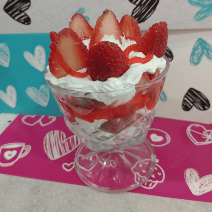 Fresas con Crema Chantilly 12onz